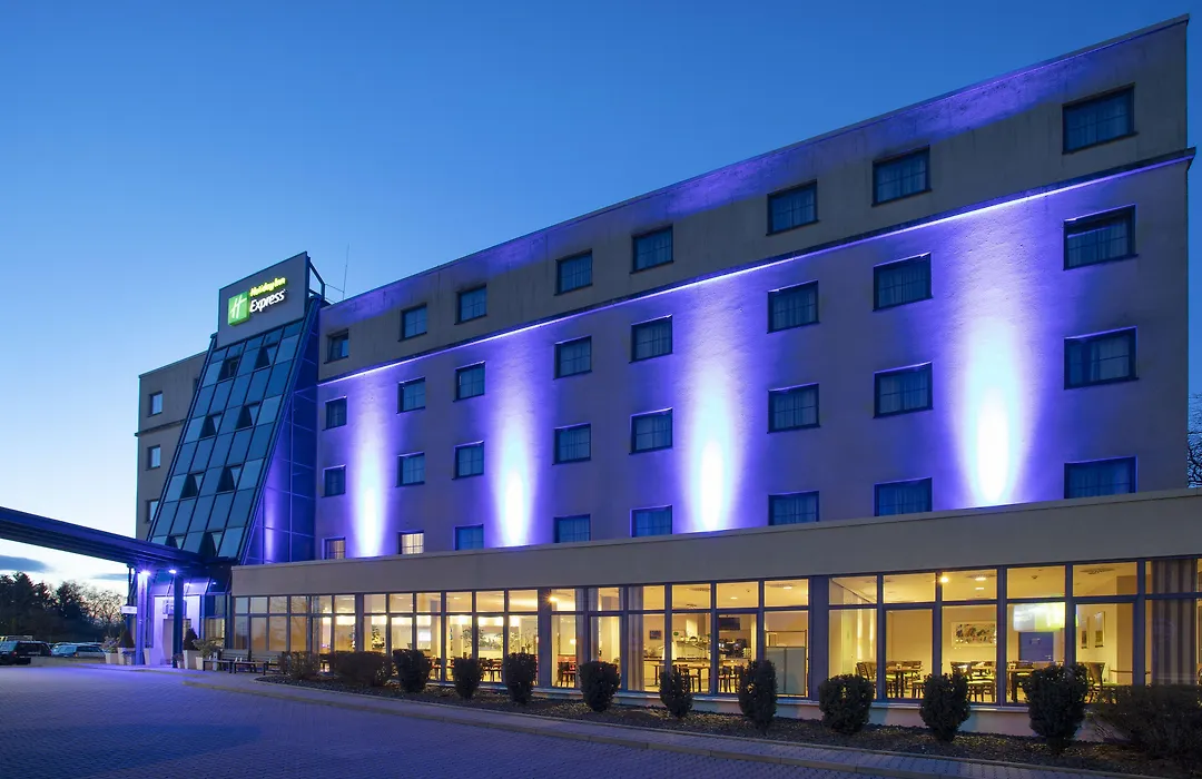 Holiday Inn Express Frankfurt Airport By Ihg-1