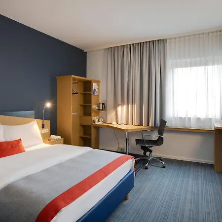 Holiday Inn Express Frankfurt Airport By Ihg-3